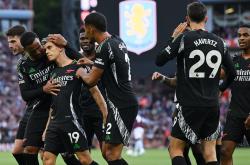 爱游戏娱乐阿森纳今晚造点机会窗口期罗马豪取连胜——英超节点到来，中超冲刺阶段再迎强敌瞬间刷屏(阿森纳今天的比赛直播)